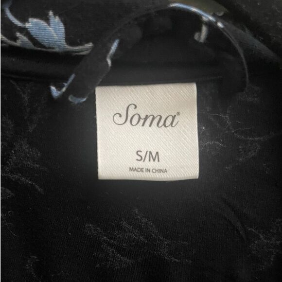 Floral Black and Blue Women's Robe - Picture 6 of 8